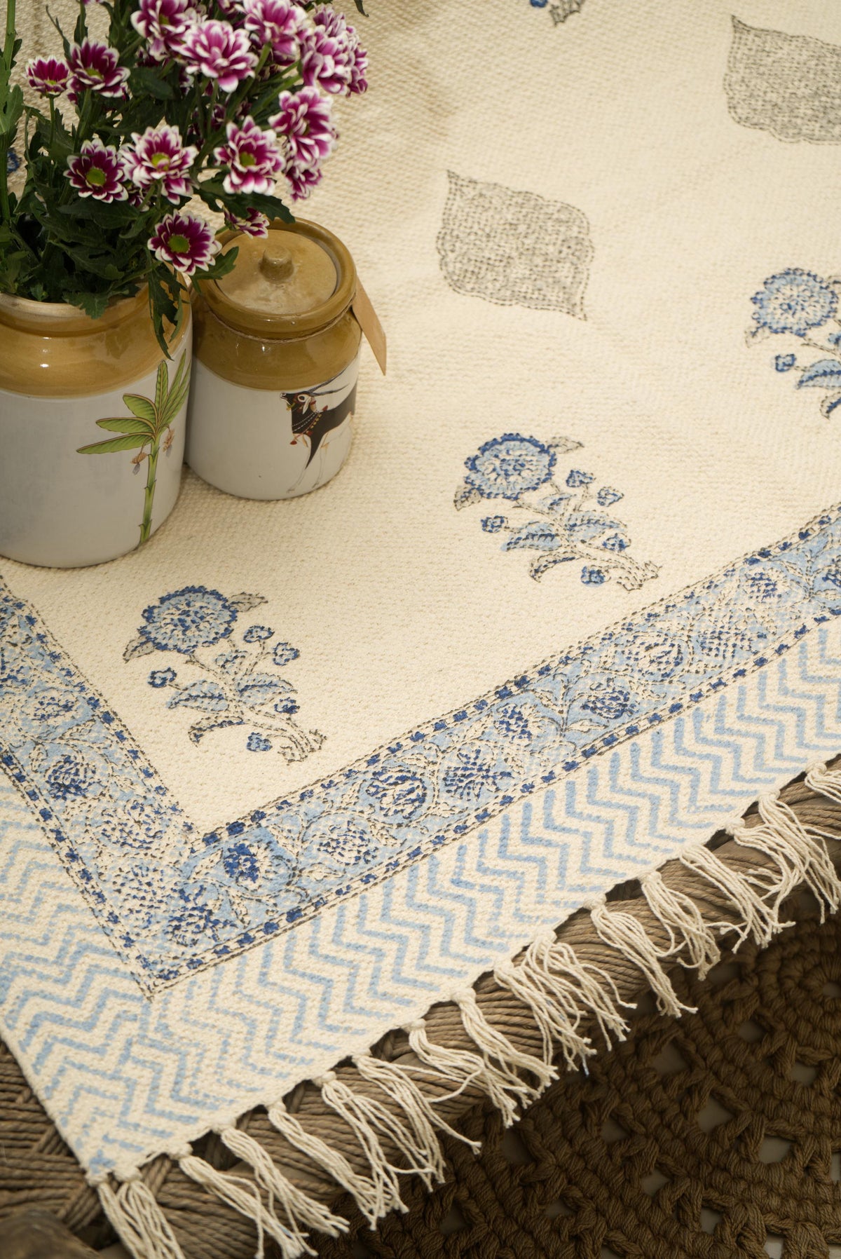 Neela ambar Floor rug - Medium
