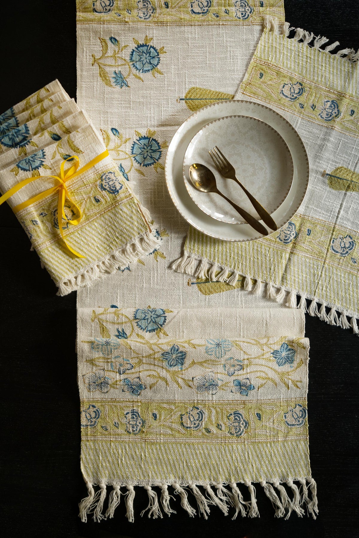 The Spring blue Runner and Dining mat set