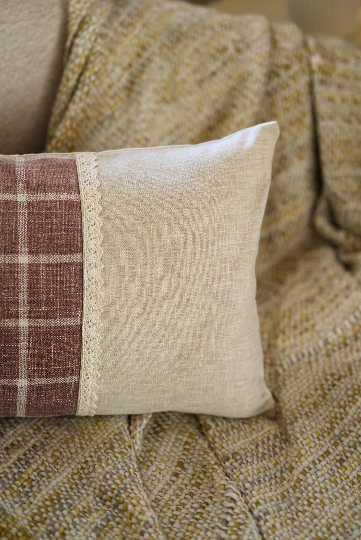 The Oak and Linen Cushion set