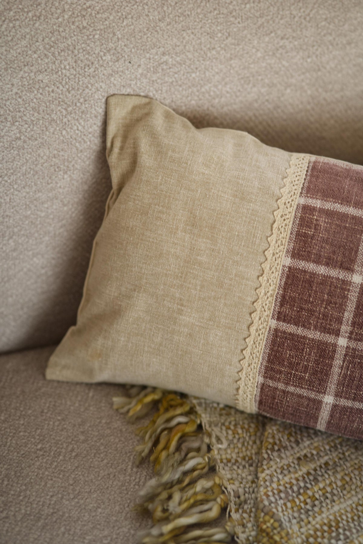 The Oak and Linen Cushion set