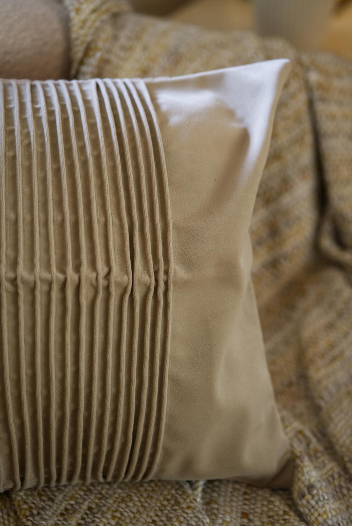The Oak and Linen Cushion set