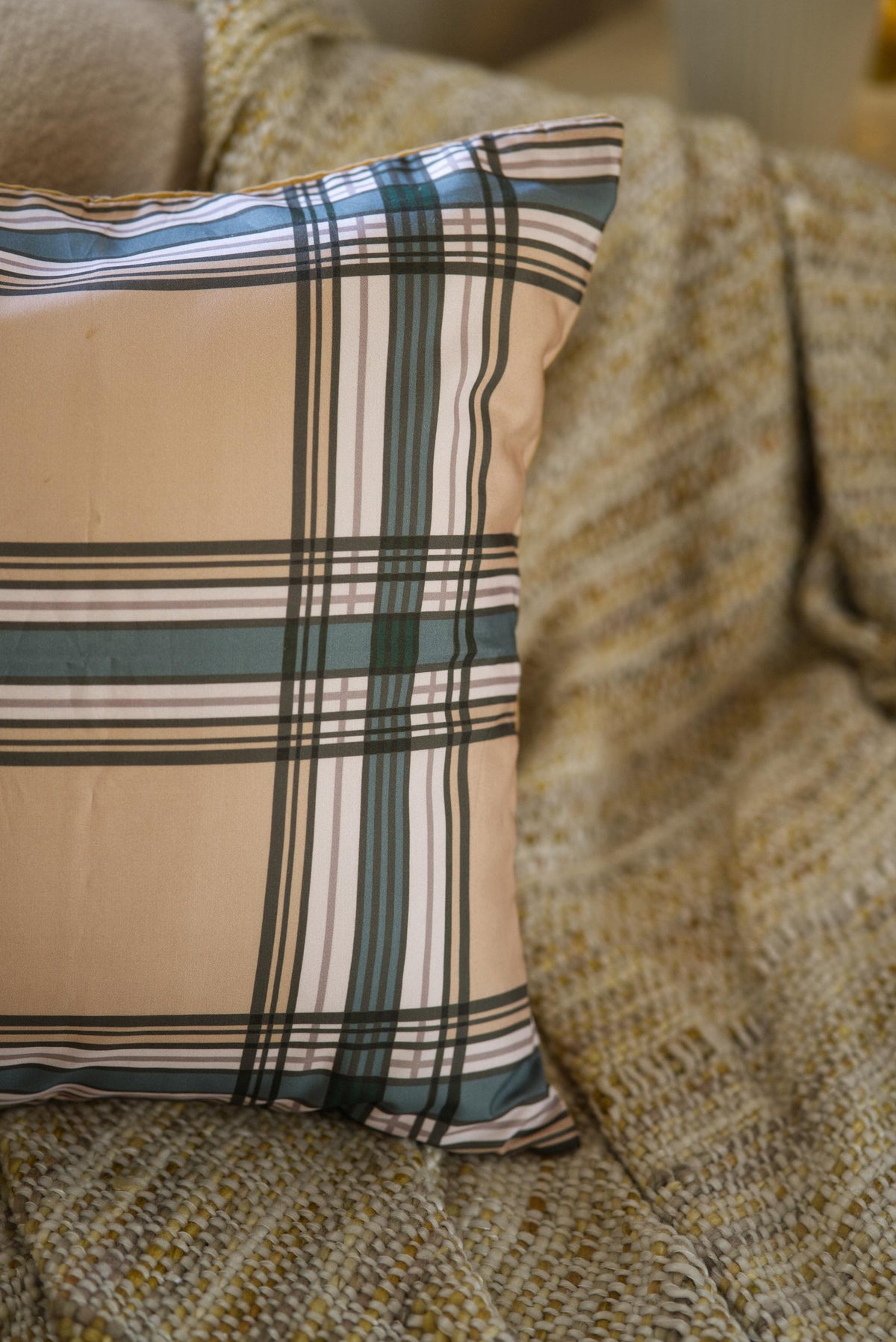 The Vintage Green Checks Cushion set